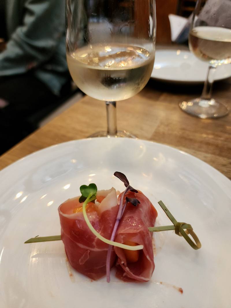 2024 Pinot Gris with Prosciutto-wrapped Melon Bites - Rich, Sweet Savoury!